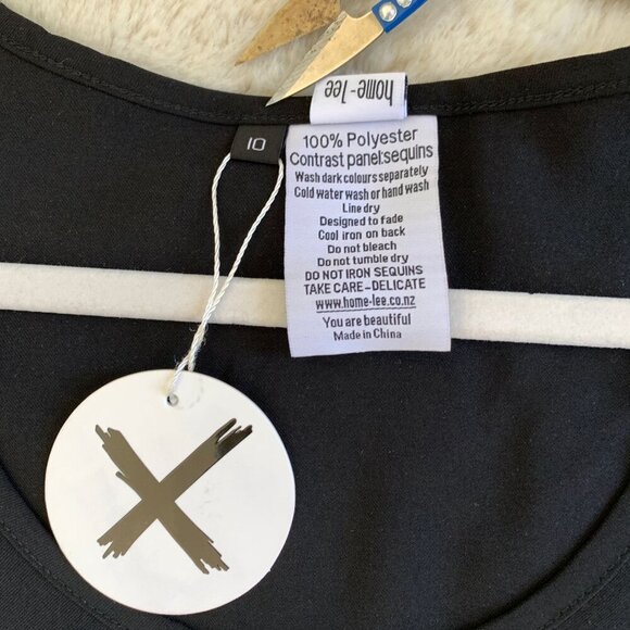 Black & Gold Sequin Detail Alex Dress By Home-Lee Size 10 Polyester Blend midi d - Picture 9 of 12